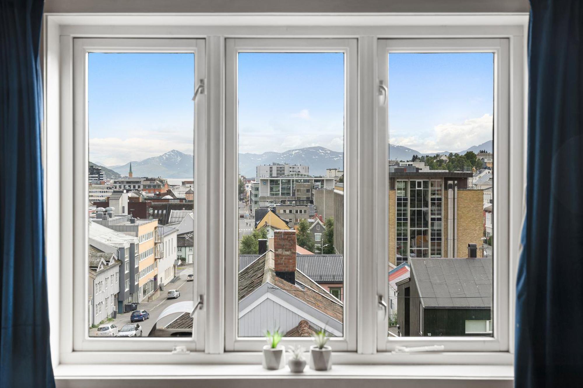 Arctic Homes - Historical Tromso House With View Extérieur photo